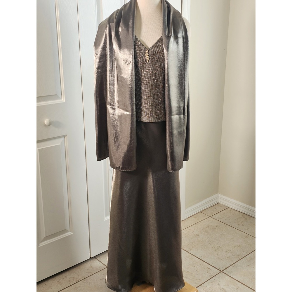 Petra Silver Satin‎ Formal Gown Size 6 With Shawl